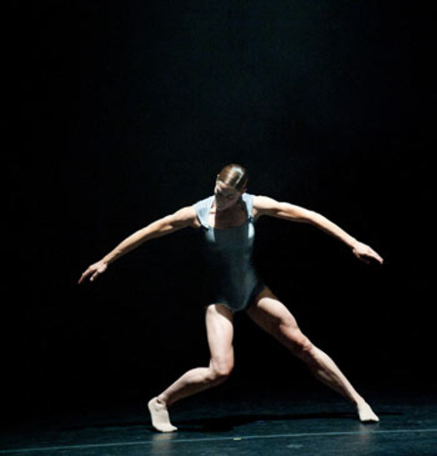 20110509163601-hubbard_street_dance_chicago_review-2