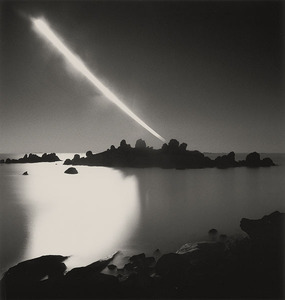 Full_moon_set__chausey_islands__france__2008