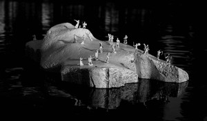 Bellobono_icebergs_from_temporary_civilization_2006-_0059_low_res