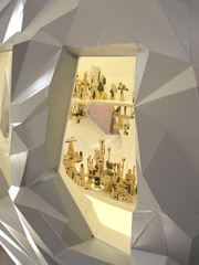 Ovum__d_tail_2009-10_bois-carton-_tubes_fluos-_plexiglas-_165_x_175_x_70cm_