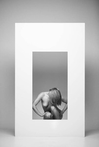 Frame_with_nude