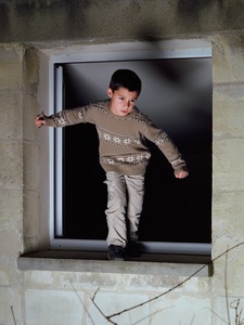 Ten_foot_tall_with_a_knife_full_ramon_bloomberg
