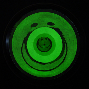 Smiley_noir__phosphorescent__lit2