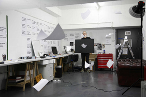 20100922083137-ryan_gander_felix_provides_a_stage_03