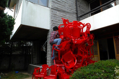 20100903152527-previous_work-approach_to_an_old_house-koki_tanaka-2008-_dvd__small_