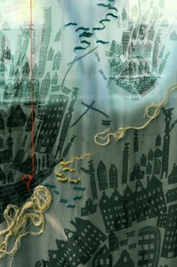 20100925030329-sayaka_abe_imaginary_mountain_fighting_with_water_detail_3