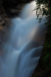 20101017093746-waterfall
