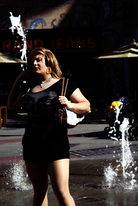 20101110070359-drag_lomo2234