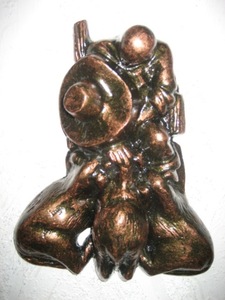 20101220115710-the_shepherd_without_wood_32_5cm_x_23_5cm_x_7cm