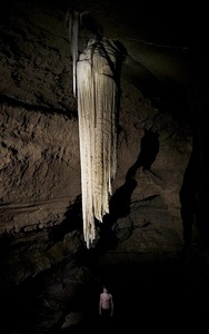20110301010829-stalactite