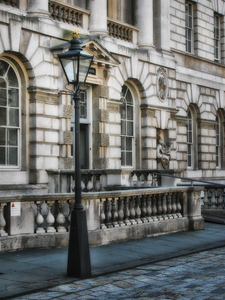 20110317173147-street_lamp