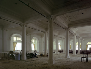 20110320085506-19__linka_a_odom_dininghall