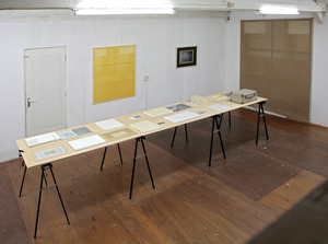 20110405024519-charl_van_ark-_oudt_hollands_licht_-_tafel_installatie_-_mixed_media_-_2005__1_