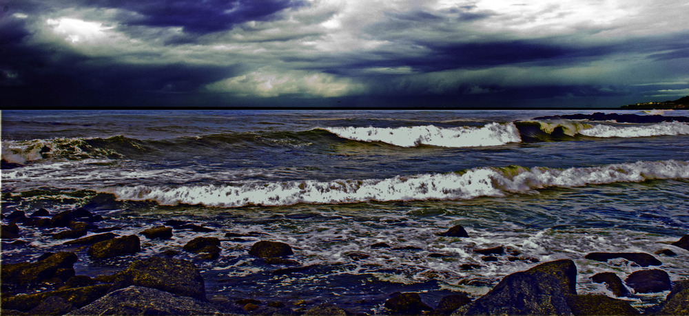 20110409105903-seashore_3