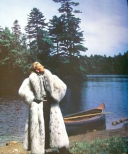 20110528103622-russian-lynx-fur-coat-alixandre-furs-vintage-1988-ad_200584244737