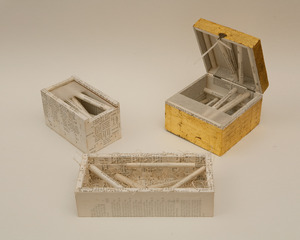 20110701194440-carole_boxes