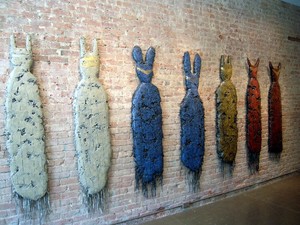 20110706150918-blake_boyd_s_the_batman_years_installation_view_002