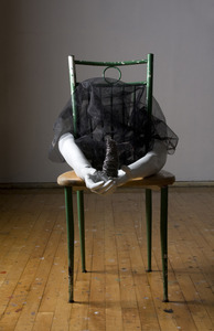 20110712185909-armchair_lr