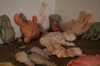 Inflating, Deflating (Gonflés dégonflés),Annette Messager