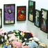 20110829142019-historia_de_las_pequen_as_efigies__1990-1995__animales_de_peluche__ropa_enmarcada__fotografias_blanco_y_negro_de_dibujos