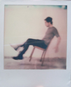 20110927144437-stoel_polaroid