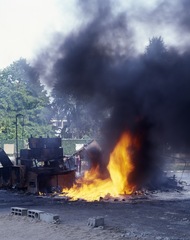 Feu de machines, New Fabris, Châtellerault, jeudi 30 juillet 2009, From the series New Fabris, Châtellerault, 2009,Bruno Serralongue