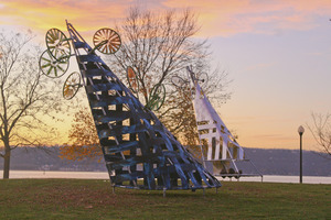 20111128100204-112511_water_mountain__with_metal_mountain_