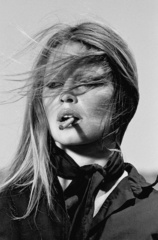 20111207073524-terry_o_neill_-_brigitte_bardot_cigar_-_web