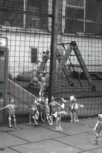 20111209131832-playground_ocupation_copy