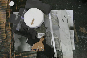 20111209132223-upside_down_floor_instalation_copy