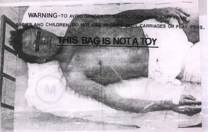 20111229184602-cyro_cappello_package_obsession_series_this_bag_is_not_toy_2001_001