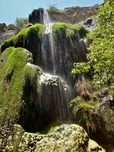 20120208014355-waterfall