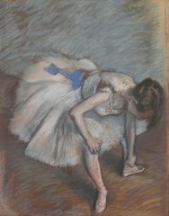 Danseuse assise, penchée en avant, elle se masse le pied gauche (Dancer sitting, leaning forward, she massages her left foot),Edgar Degas