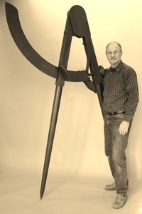 20120305163050-maxiature_x_8_compass__683x1024_