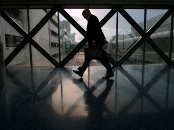 20120317144735-airport_jenniferkay