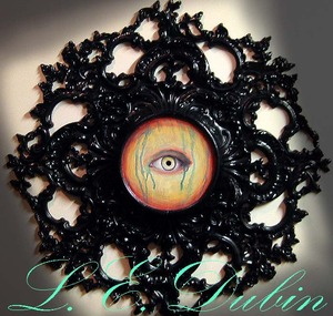 20120522000855-eye_liner_signed