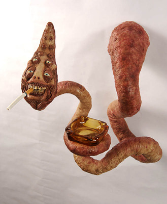 20120522095920-smokingworm1