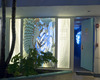 20120602025708-alisonoutside