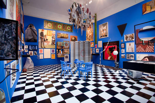 20120729161533-b_out_installation_view_1513_356