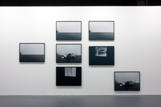 ,Leslie Hewitt