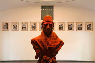 Vater Staat (Father State),Thomas Schütte