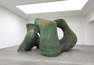  Large Two Forms,Henry Moore