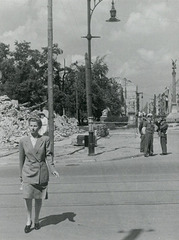 ,ANONYMUS, Berlin - Hallesches Tor 1945