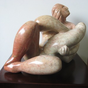 20121130204156-71_reclining_mother_and_child