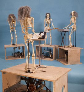 20130114235504-1355953972-skeleton_orchestr