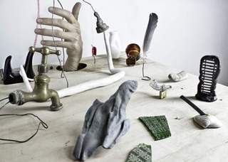  Magic Hand Massaging Broken Stuff,Diego Bianchi