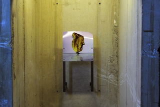 Vue de l\'exposition monographique de Neil Beloufa "Les Inoubliables prises d\'autonomie", dans le cadre de la saison \'Imaginez l\'Imaginaire" ,Neïl Beloufa