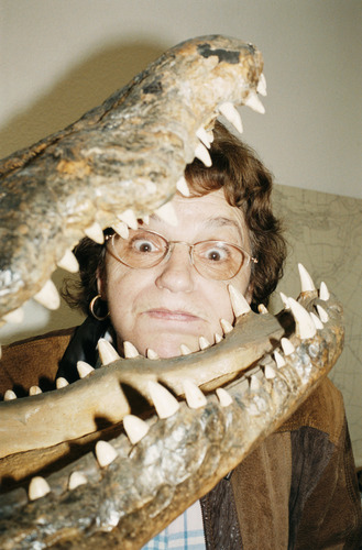 20130206204153-mother_with_crocodile__bubenreuth_2002