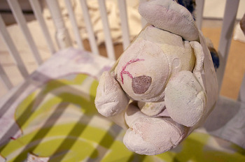 20130207160502-youalwayssleepalone_detail