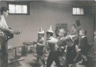 Andy Kaufman entertaining at Jeff Citrin\'s 5th birthday party ,